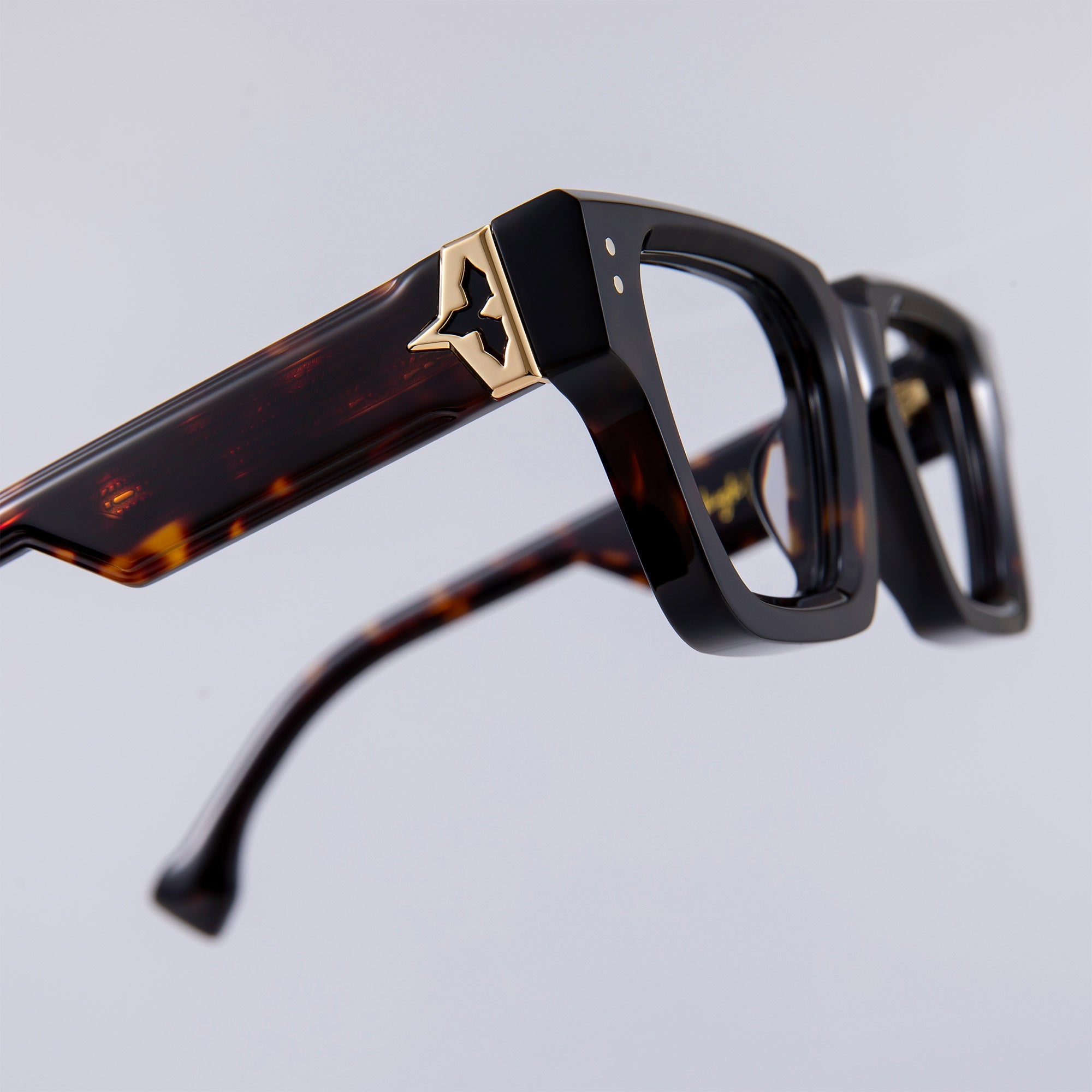 Donahugh-eyeglasses-tortoise